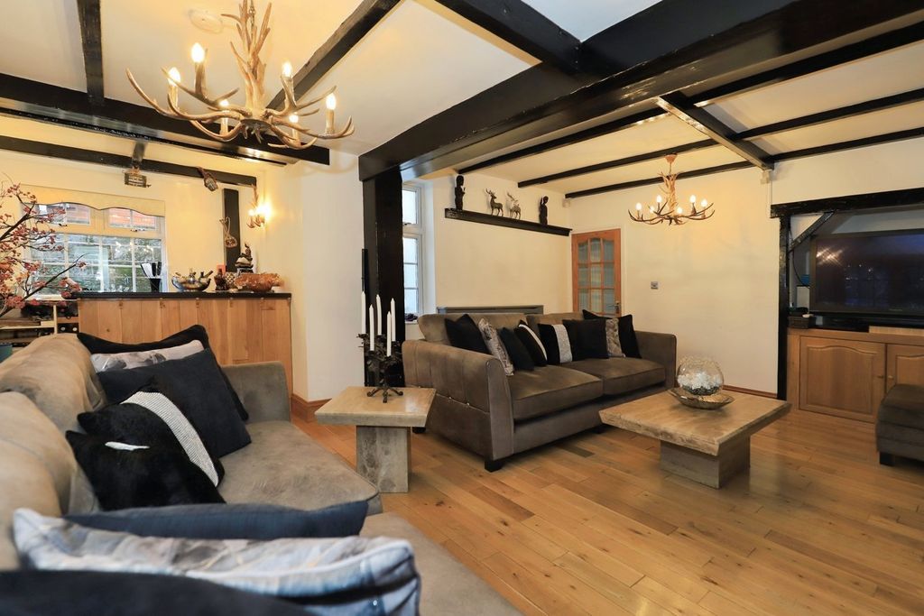 Property photo 3 of 32