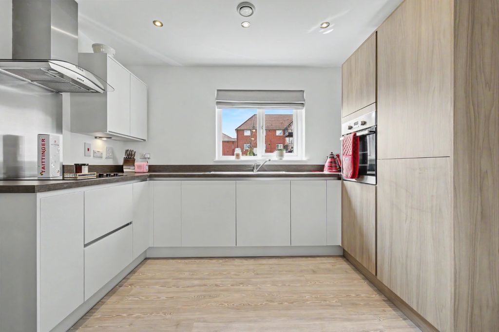 Property photo 3 of 15 5260186