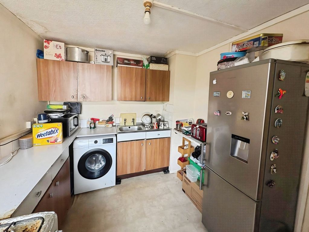 Property photo 3 of 9 Pbox-Img.Jpg
