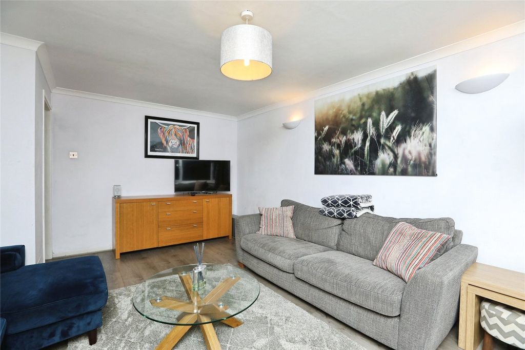 Property photo 2 of 29 Picture No. 02