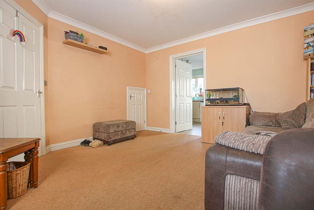 Property photo 3 of 12 Img_4738 Lvg.Jpg