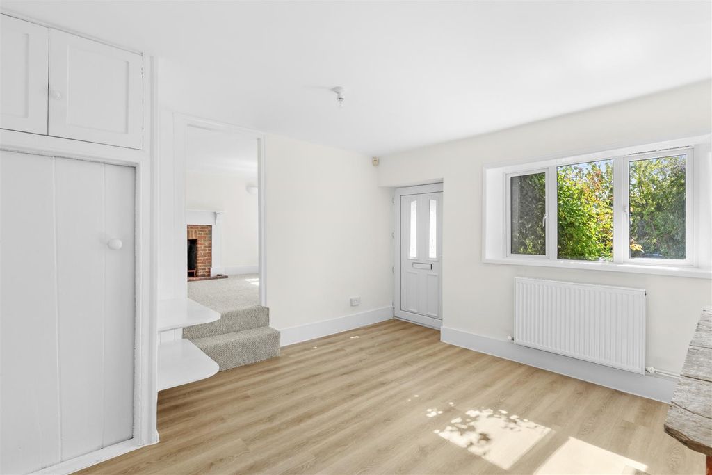 Property photo 3 of 14 36 Bishopstone, Hp17 8Sf-4.Jpg