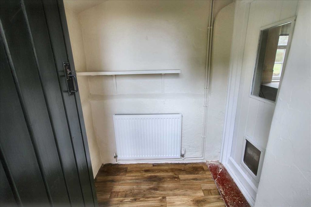 Property photo 2 of 15 Entrance Porch