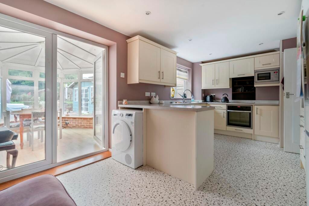 Property photo 2 of 20 261215_Rs2869_Img_01_0000