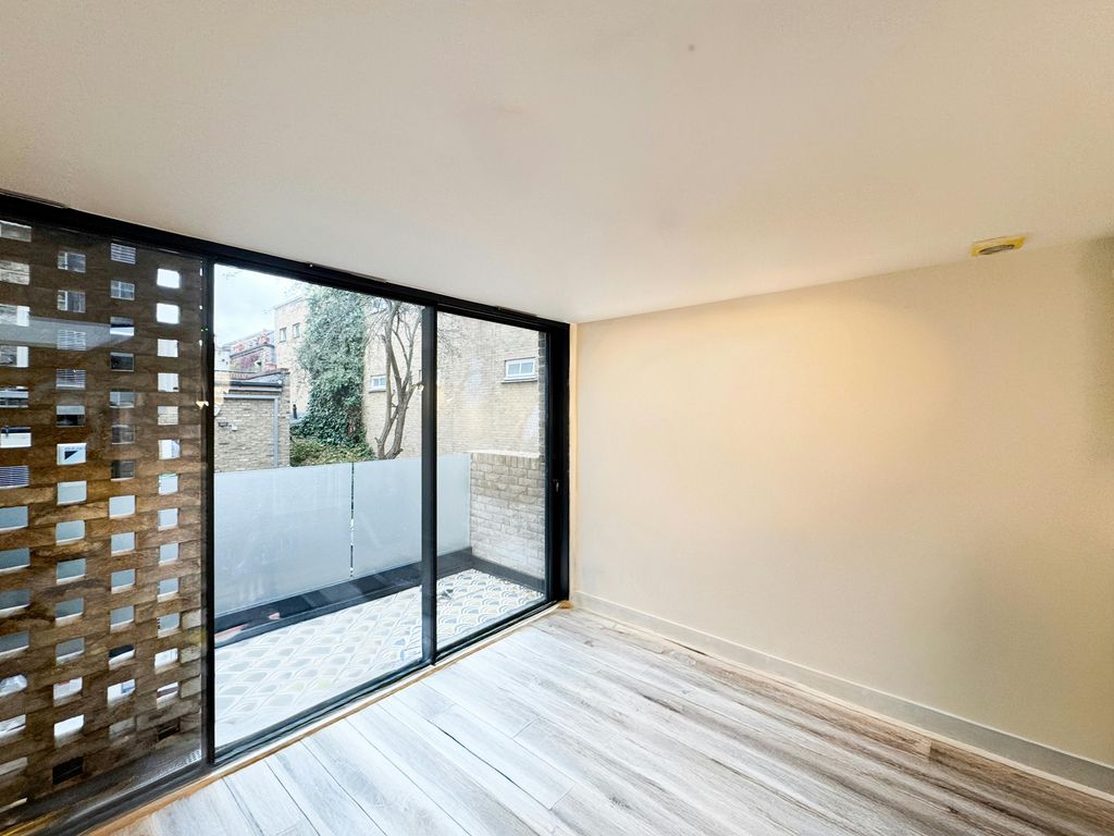 Property photo 3 of 4 4