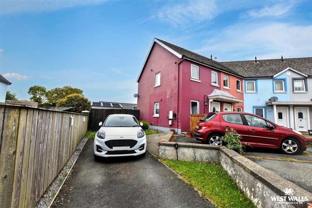 Property photo 1 of 14 Outside 2.Jpg