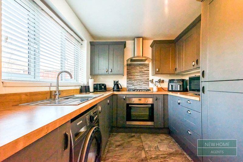 Property photo 2 of 14 Kitchen