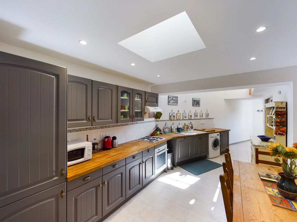 Property photo 3 of 14