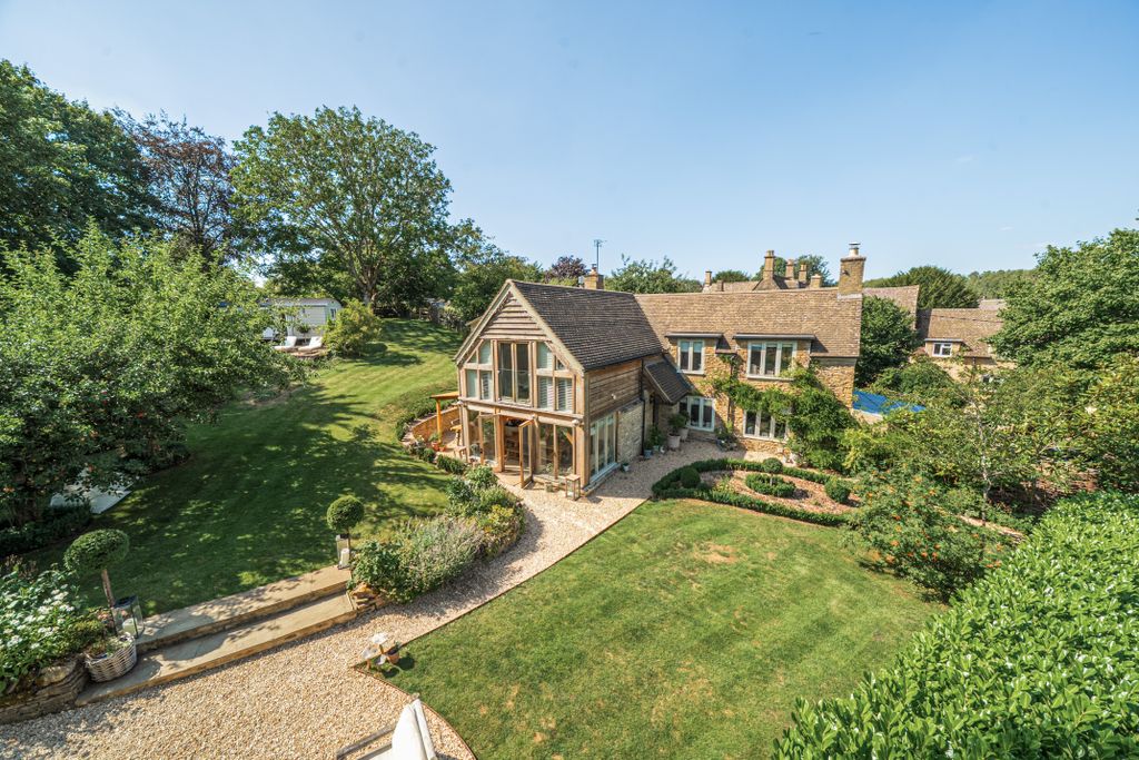 Property photo 1 of 19