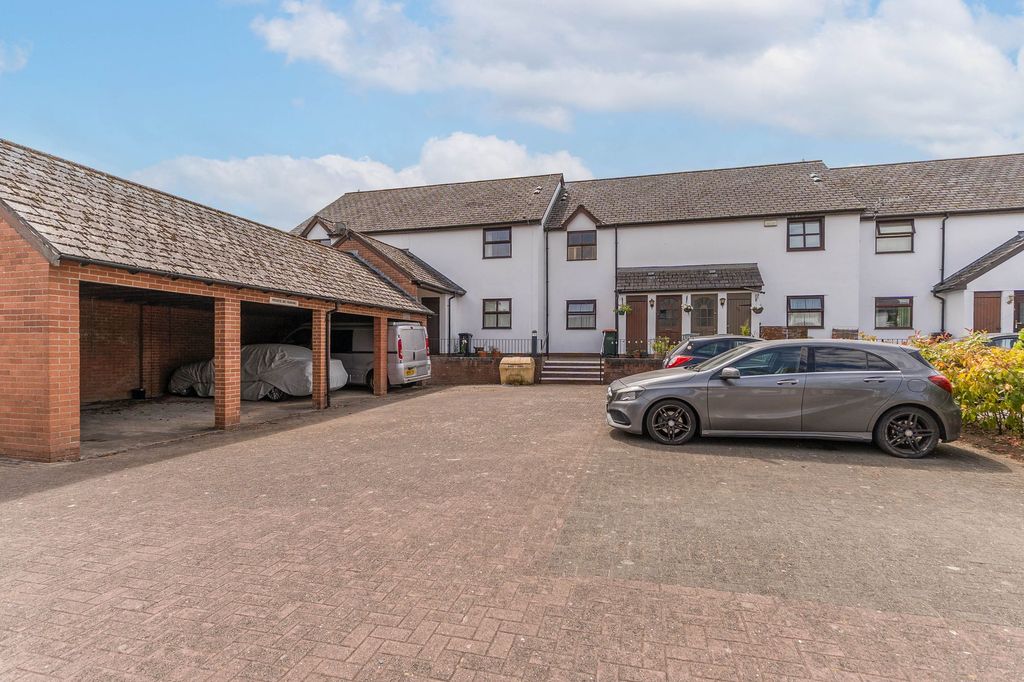 1 bed flat for saleCambria Close, Caerleon NP18 photo 4
