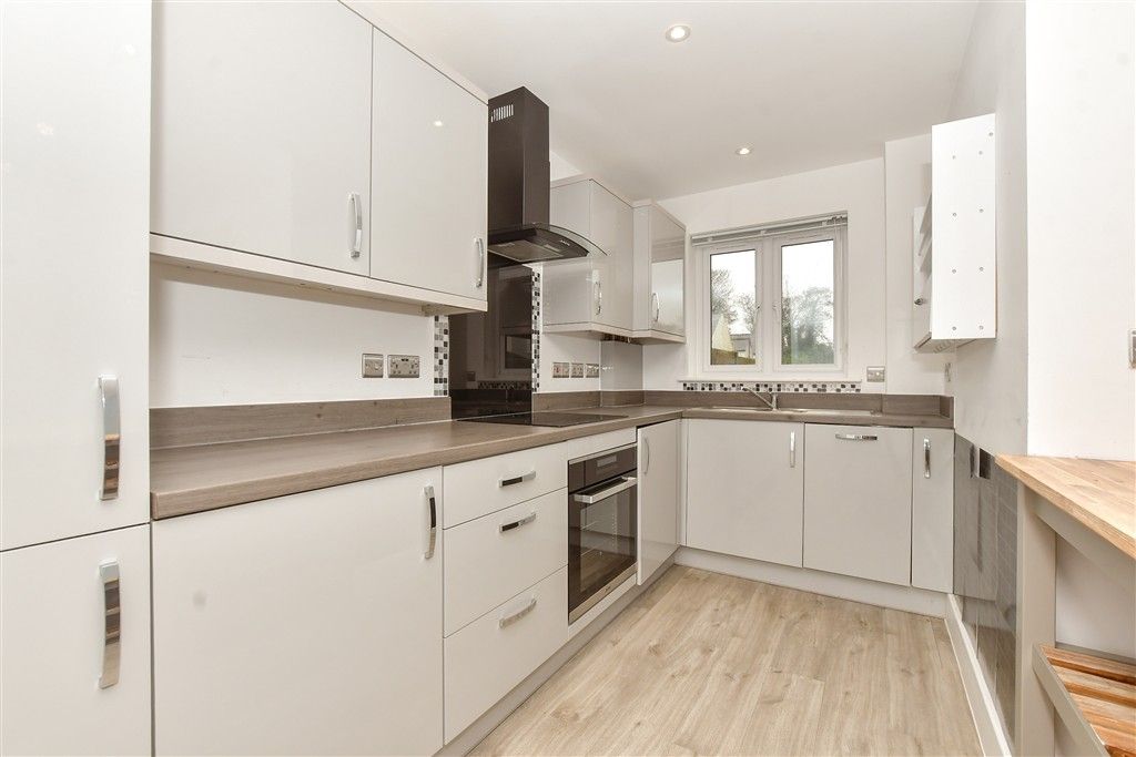 Property photo 3 of 15 Kitchen