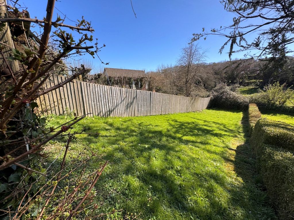 Property photo 2 of 15 Picture No. 33