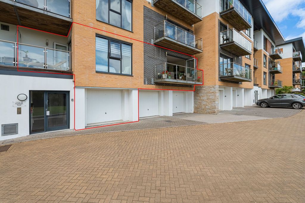 Property photo 2 of 12
