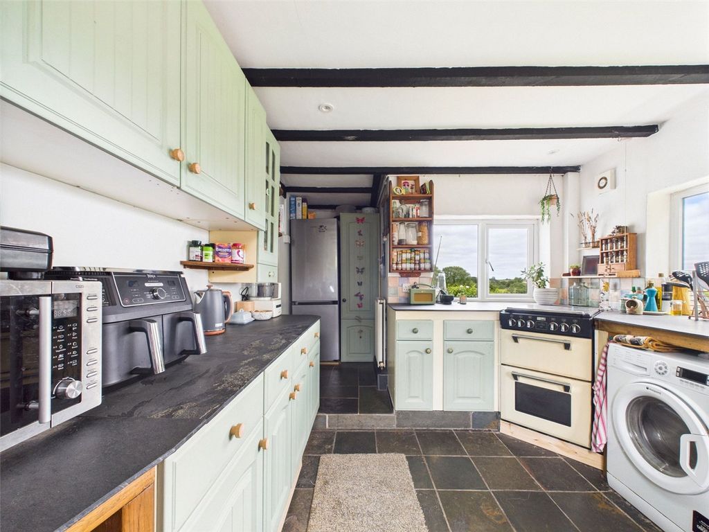 Property photo 3 of 15 Kitchen