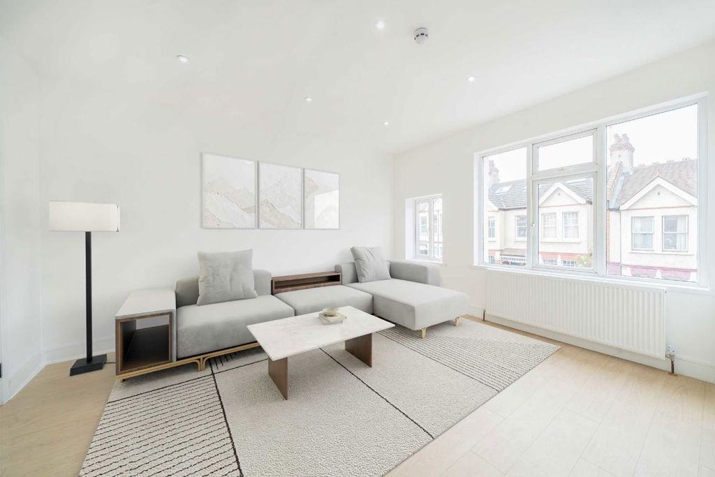 Property photo 1 of 5