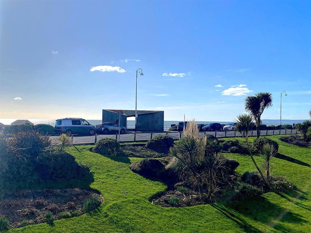 Property photo 1 of 20 7 St Thomas - View1.Jpg