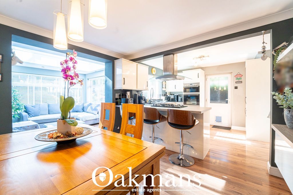 Property photo 3 of 33 Kitchen