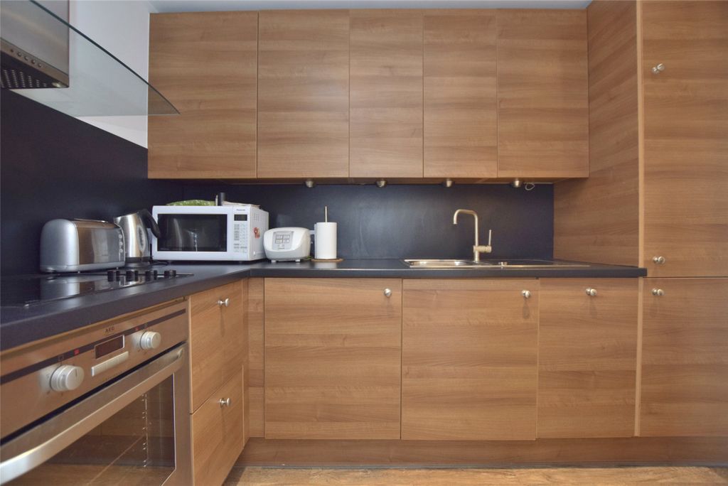 Property photo 2 of 14 Kitchen