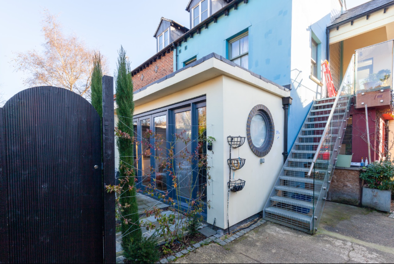 Property photo 2 of 12