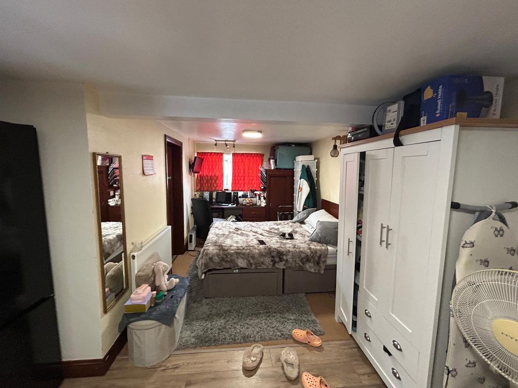 Additional image 23 of 21 bed flat for saleBroad Green, Wellingborough, Northamptonshire NN8
