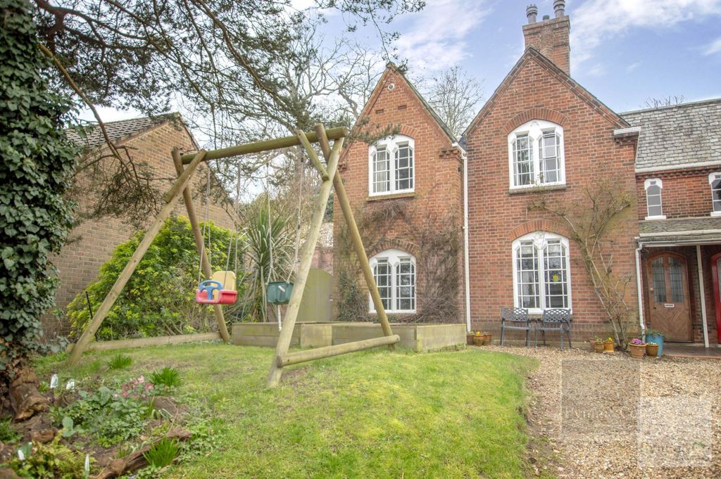 Property photo 1 of 20