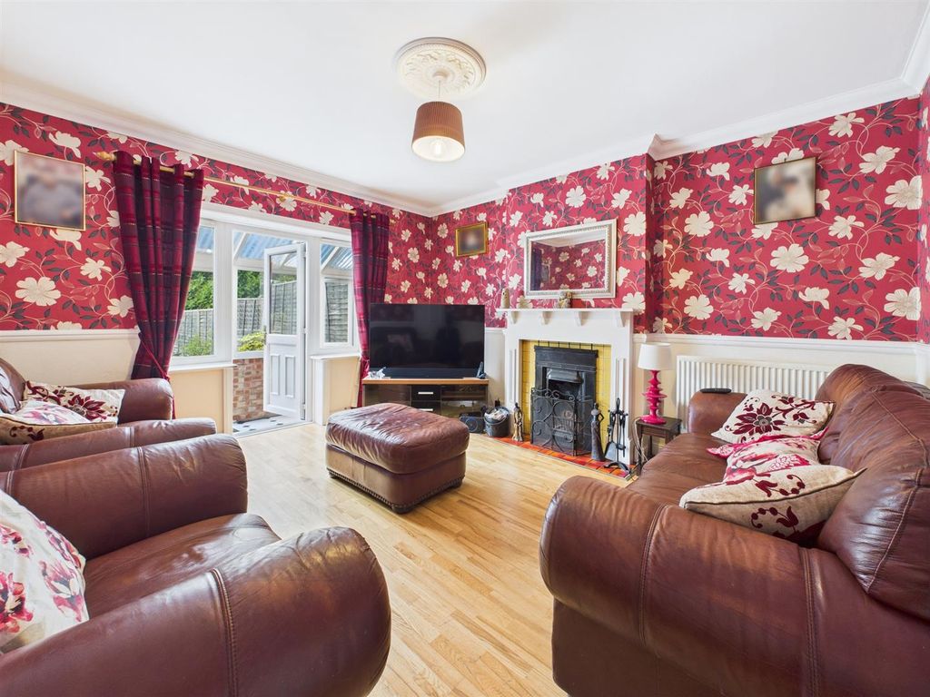 Property photo 3 of 10 Cam05510G0-Pr0019-Still002.Jpg