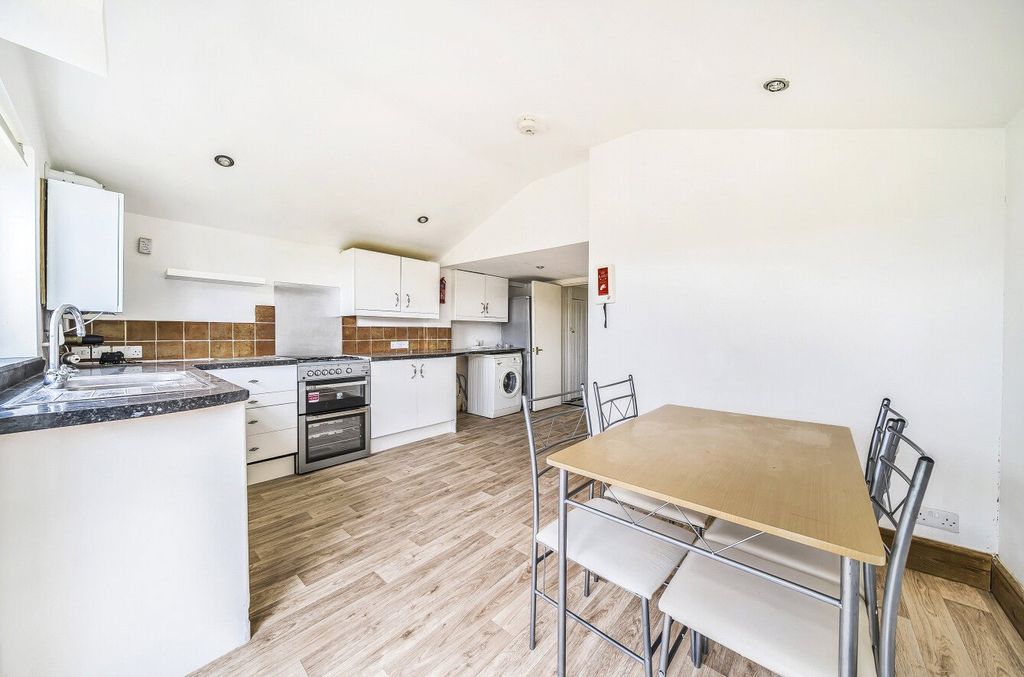 Property photo 3 of 12 Kitchen/Dining