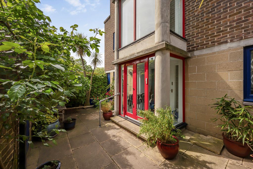 Property photo 3 of 24 Image