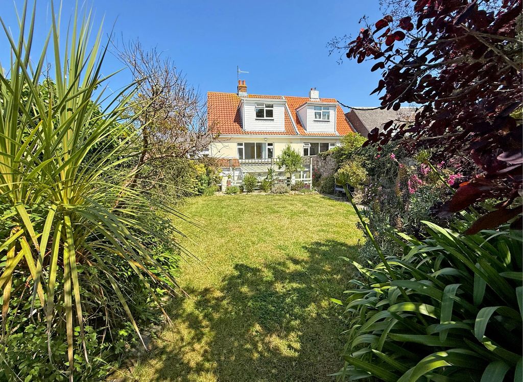 Property photo 1 of 18