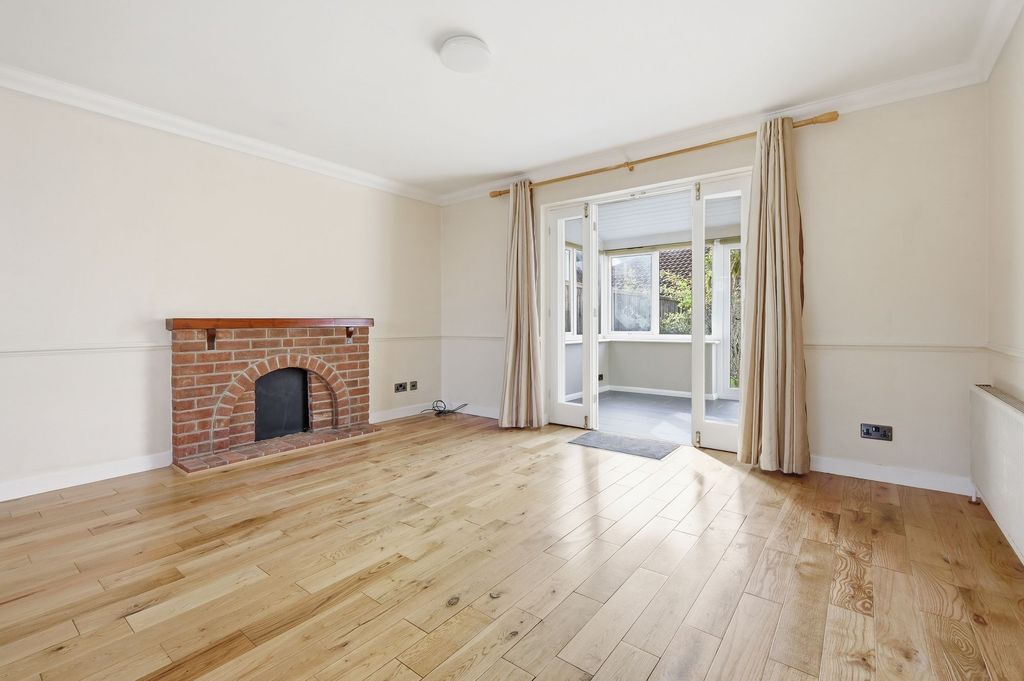 Property photo 2 of 14 Living Room