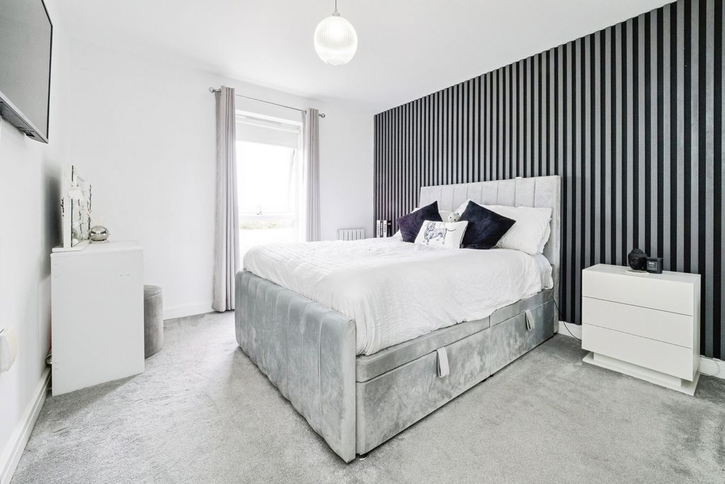 Property photo 1 of 22 Pbox-Img.Jpg
