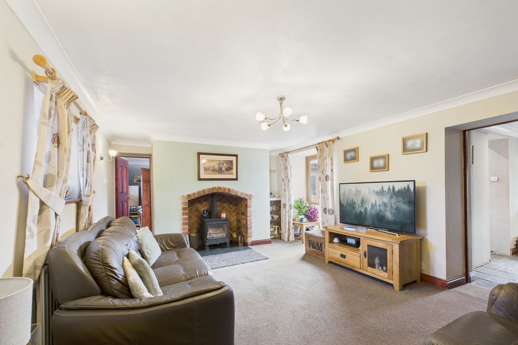 Property photo 2 of 19 Picture No. 03