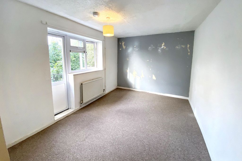 Property photo 3 of 15 Flat 33 Linden Close, Calne, Wiltshire, Sn11 0Bb