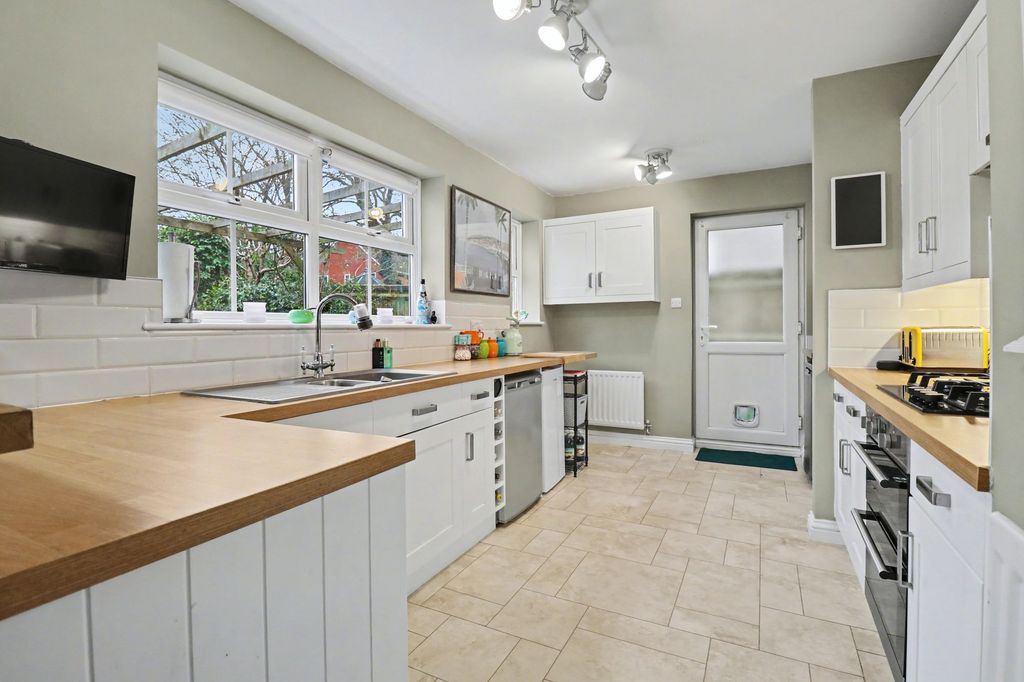 Property photo 1 of 20