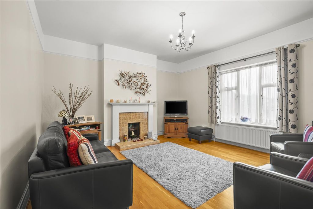 Property photo 2 of 5 Dsc00691-2.Jpg