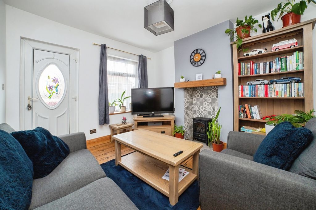 Property photo 2 of 18 Pbox-Img.Jpg