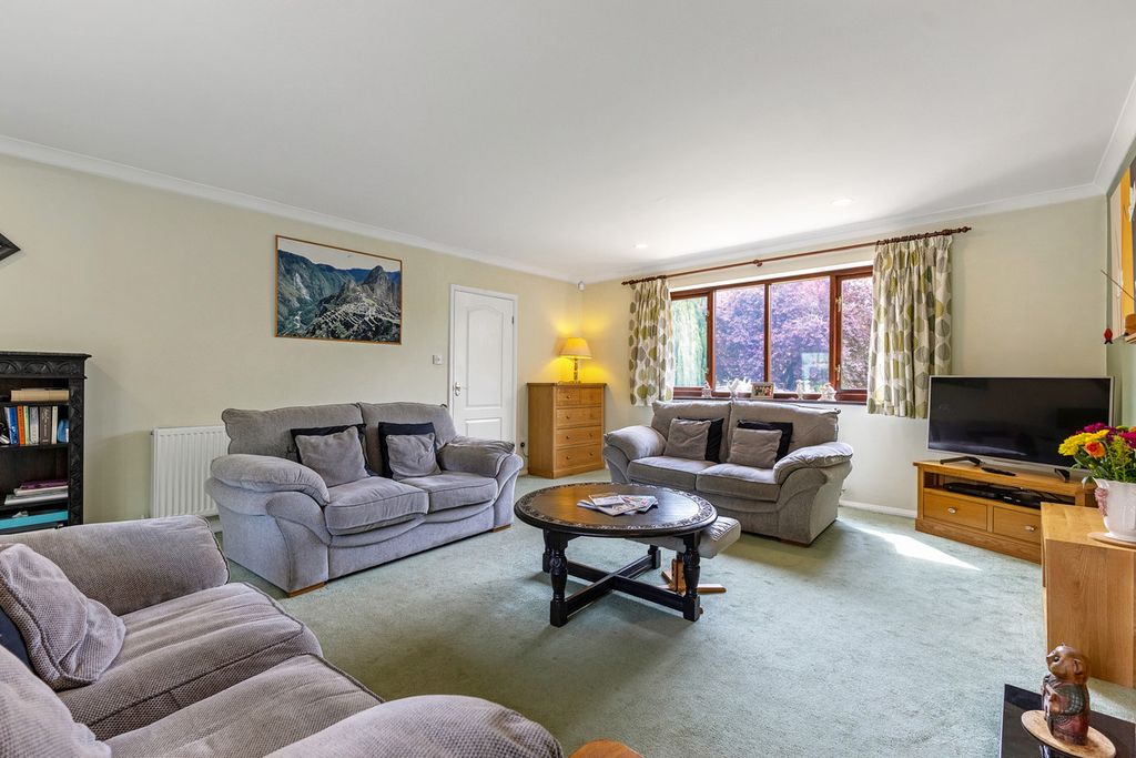 Property photo 2 of 35