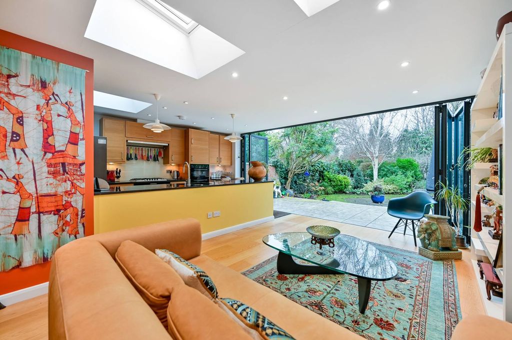 Property photo 3 of 16