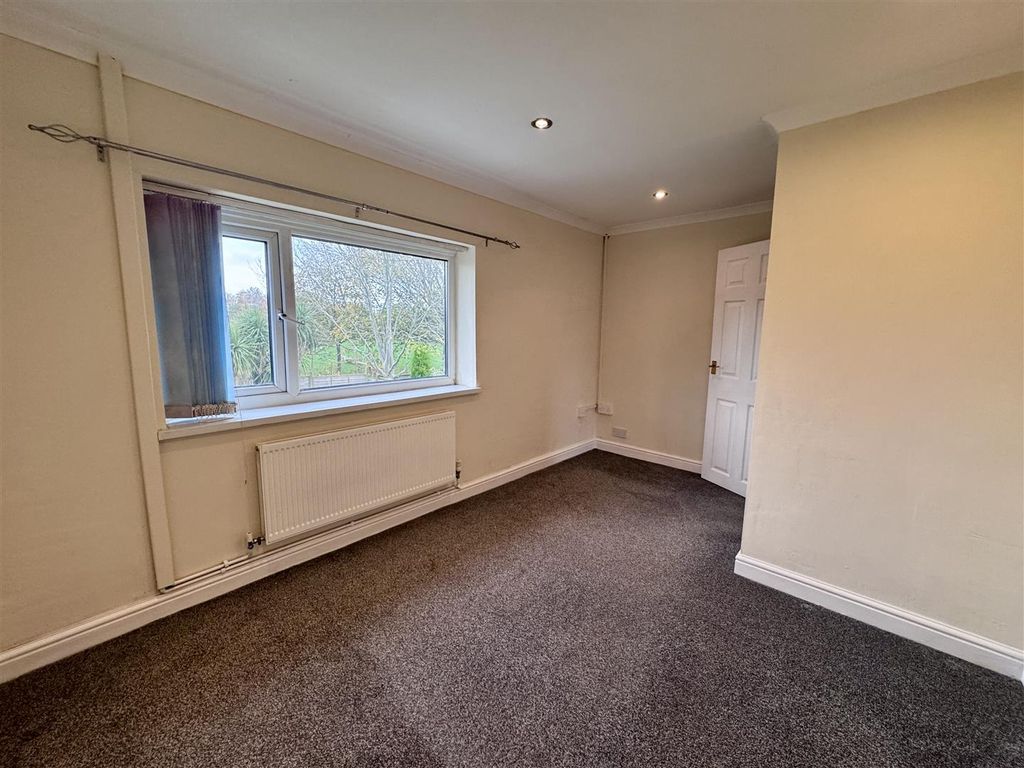 Property photo 2 of 9 Living Room