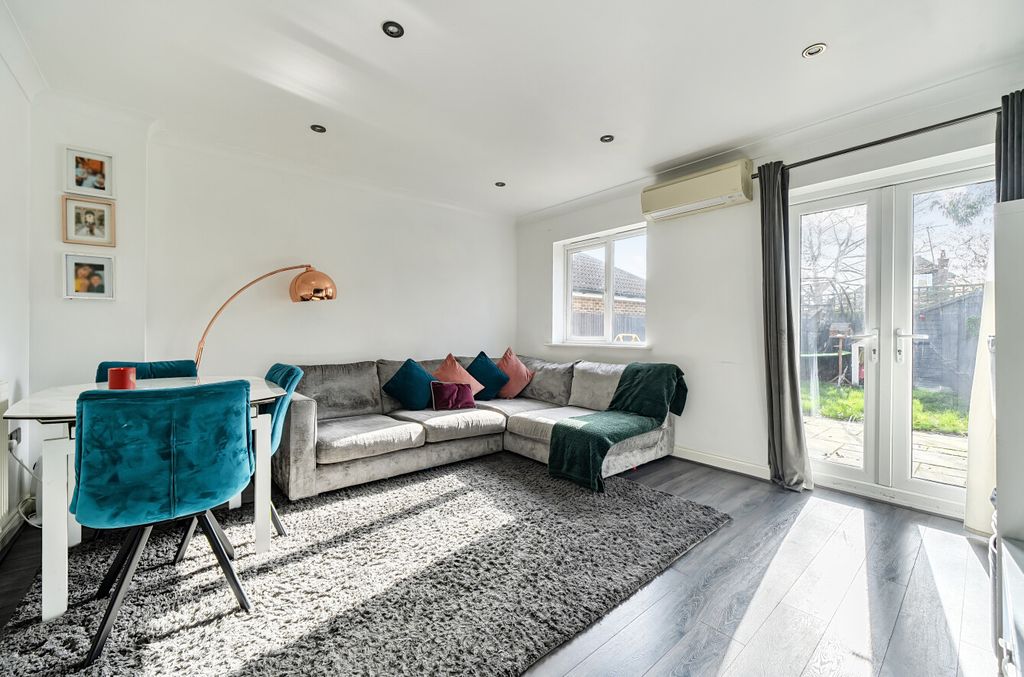 Property photo 1 of 19 1418396-14-699ee2...