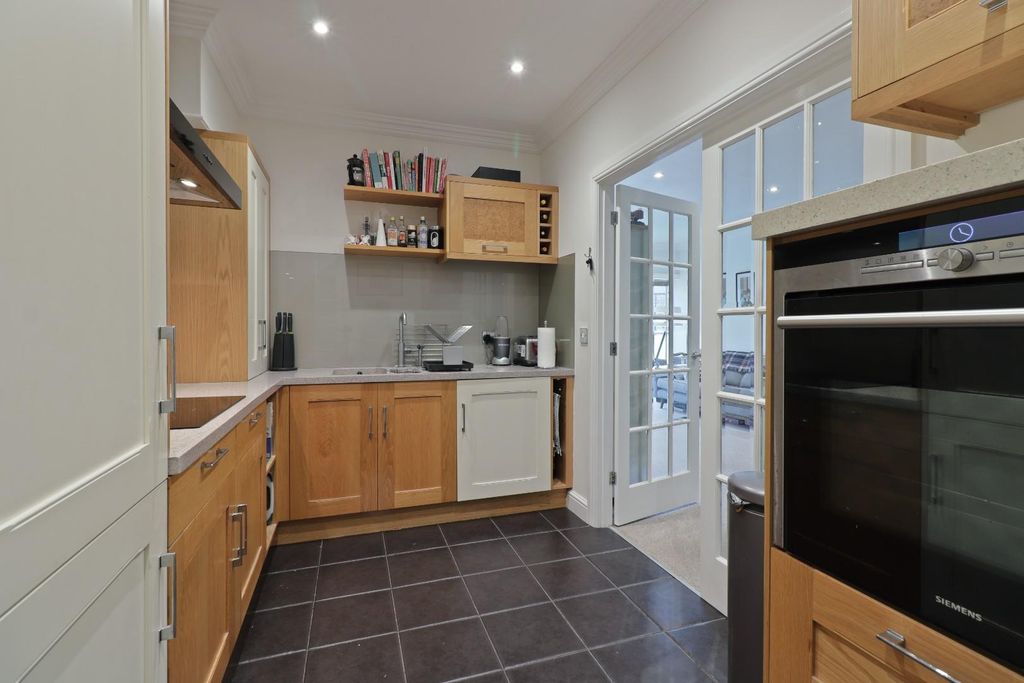 Property photo 2 of 28 Kitchen