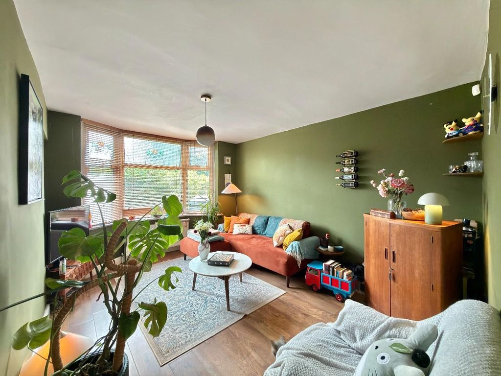 Property photo 2 of 35