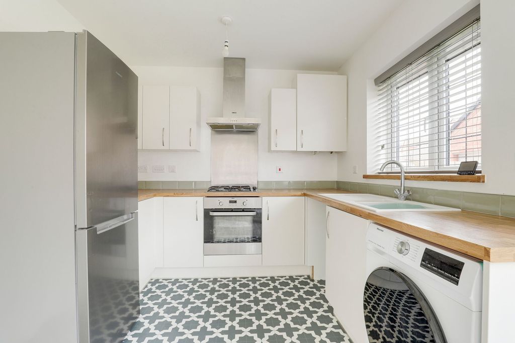 Property photo 3 of 19