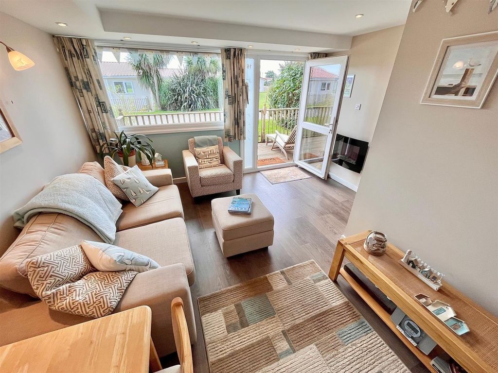 Property photo 2 of 8 Open Plan Living/Dining Area