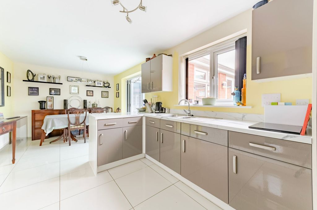 Property photo 3 of 23