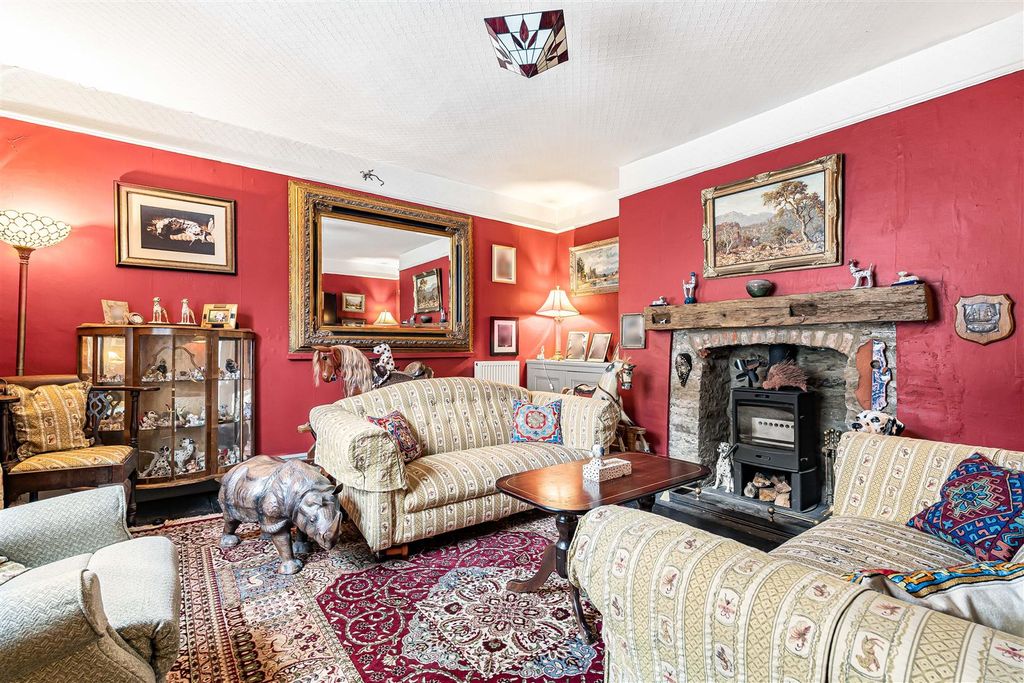Property photo 3 of 30 Sitting Room
