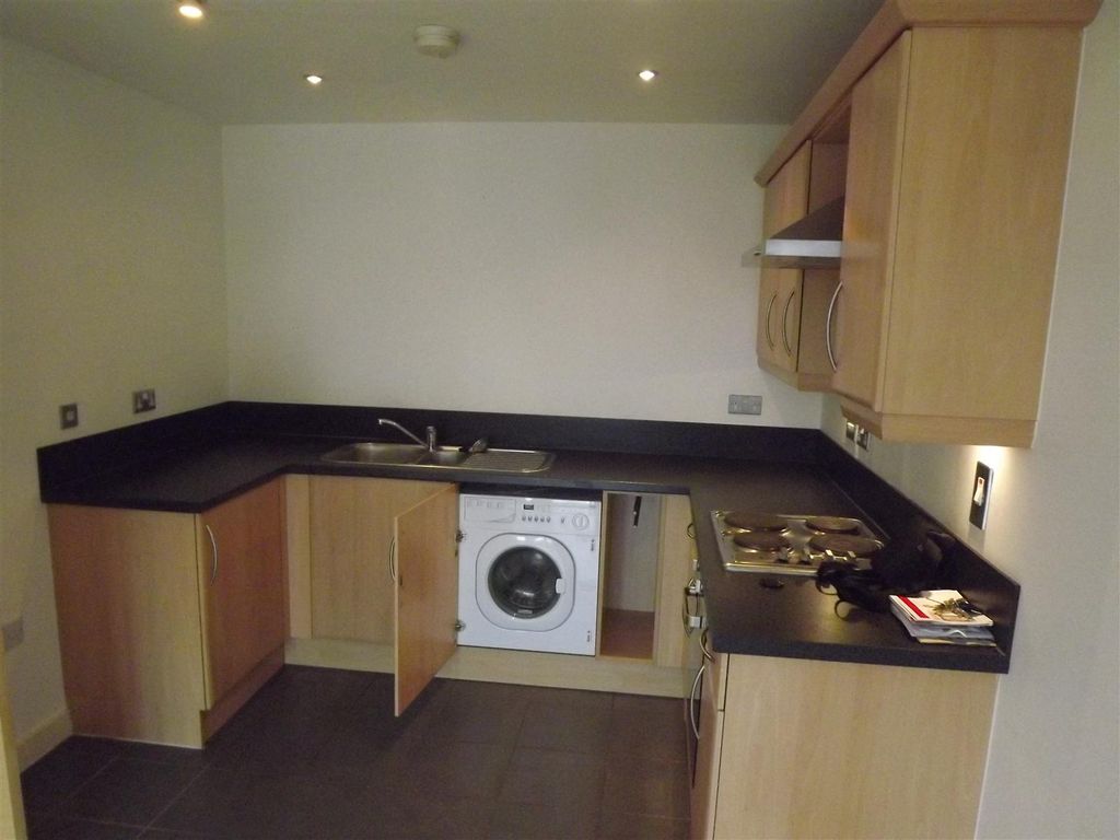 Property photo 1 of 6 Kitchen