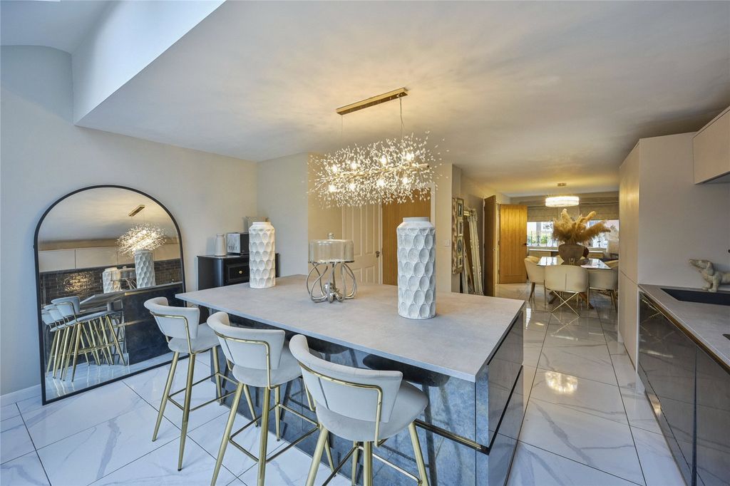 Property photo 2 of 21 Picture No. 20