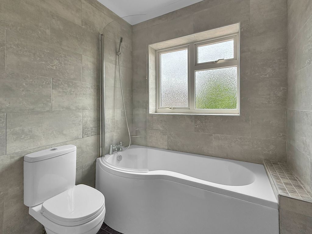 Property photo 3 of 32