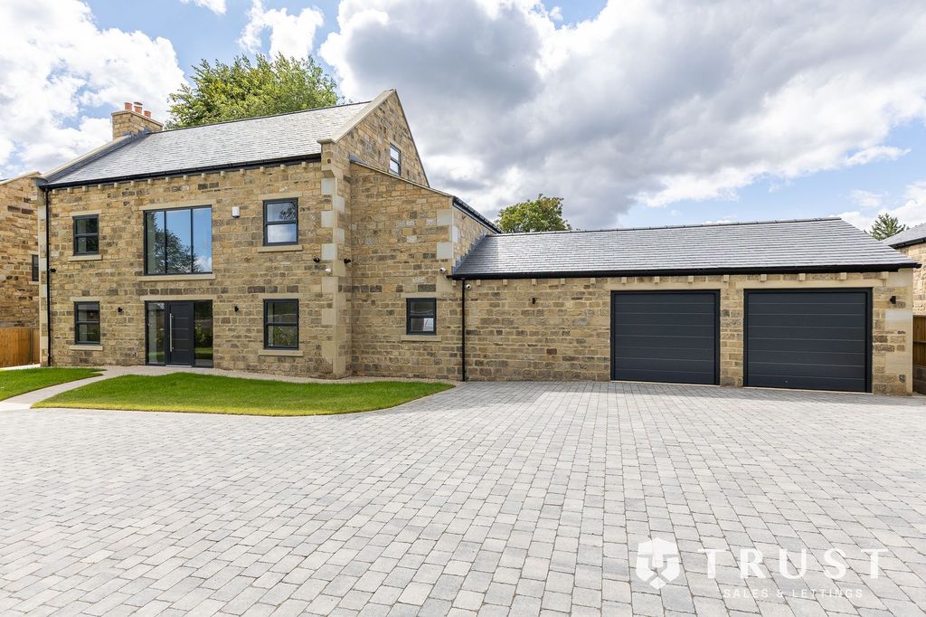Property photo 1 of 62